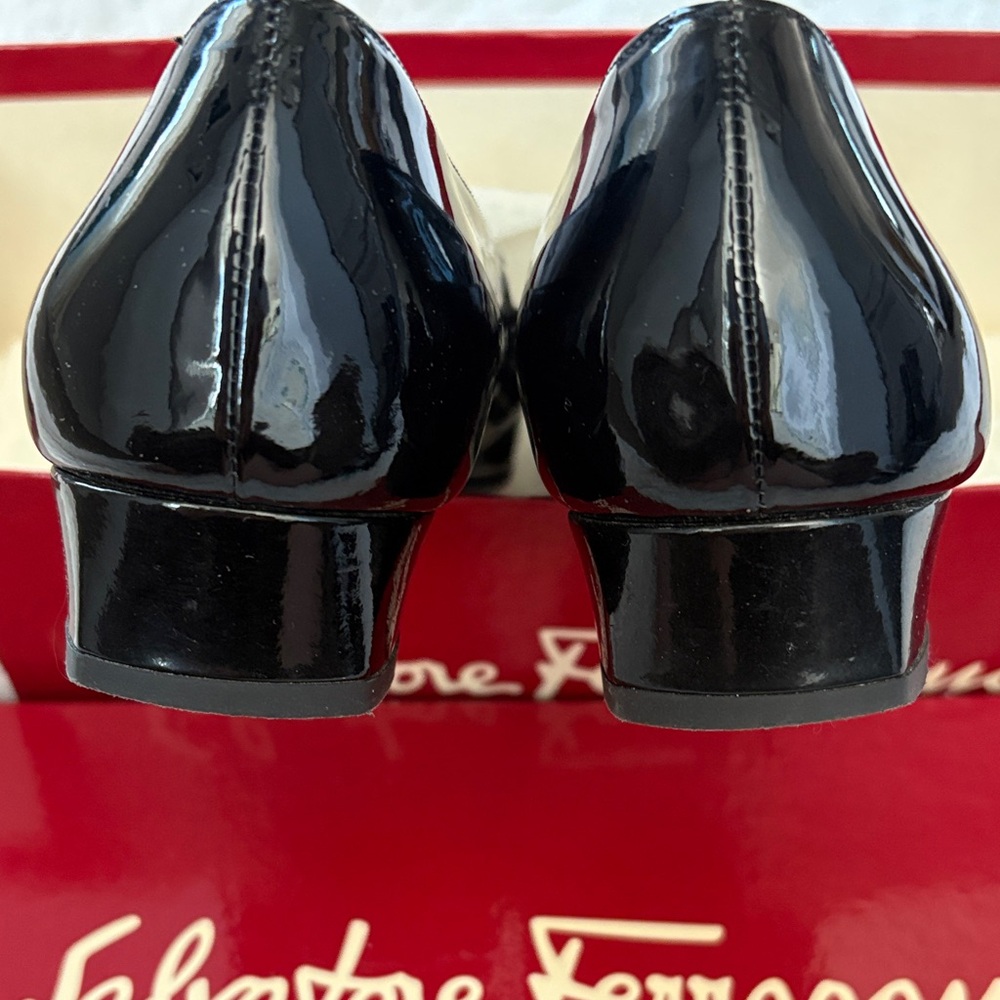 Salvatore Ferragamo Black Patent Leather Bow Flats - Picture 7 of 8